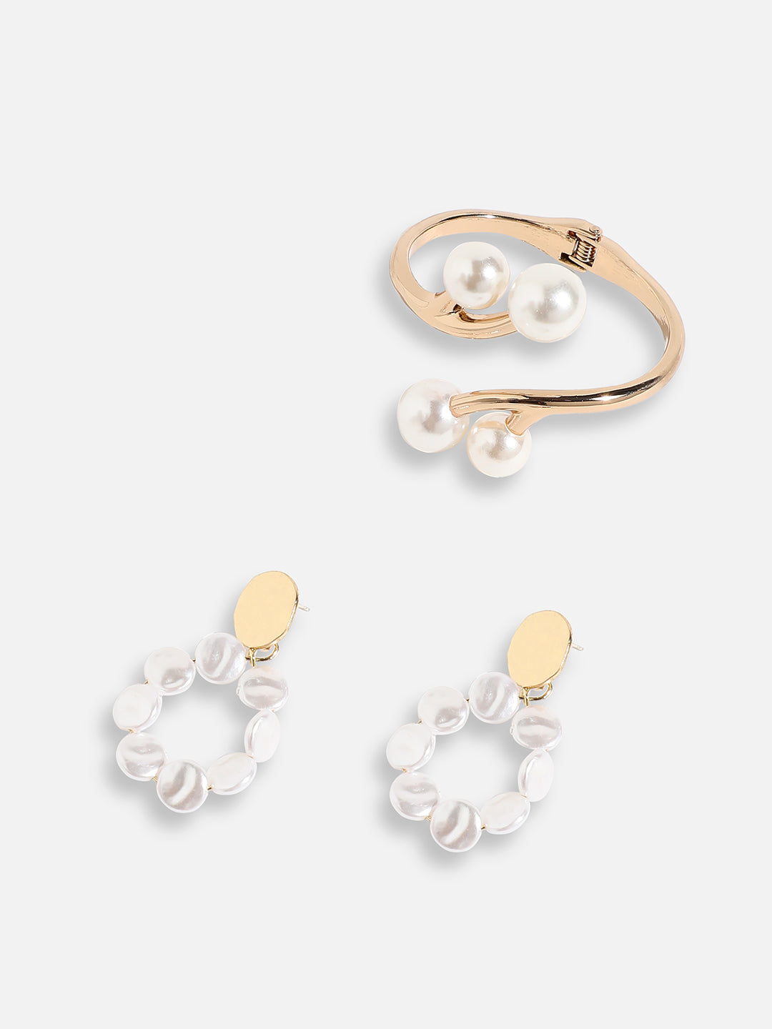 Pack Of Pearl Earrings & Bracelet