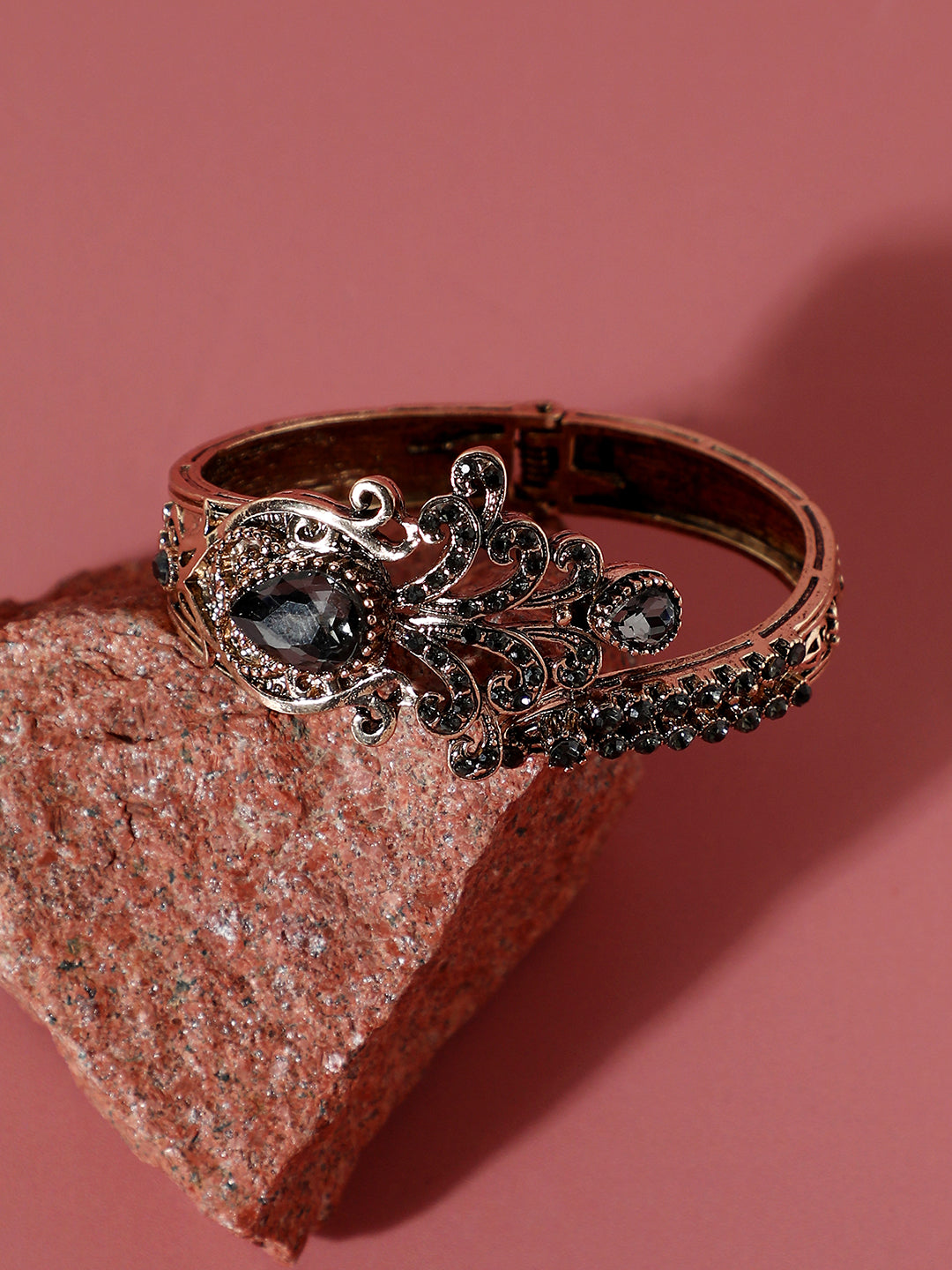 GOLD PLATED PARTY DESIGNER BRACELET FOR WOMEN