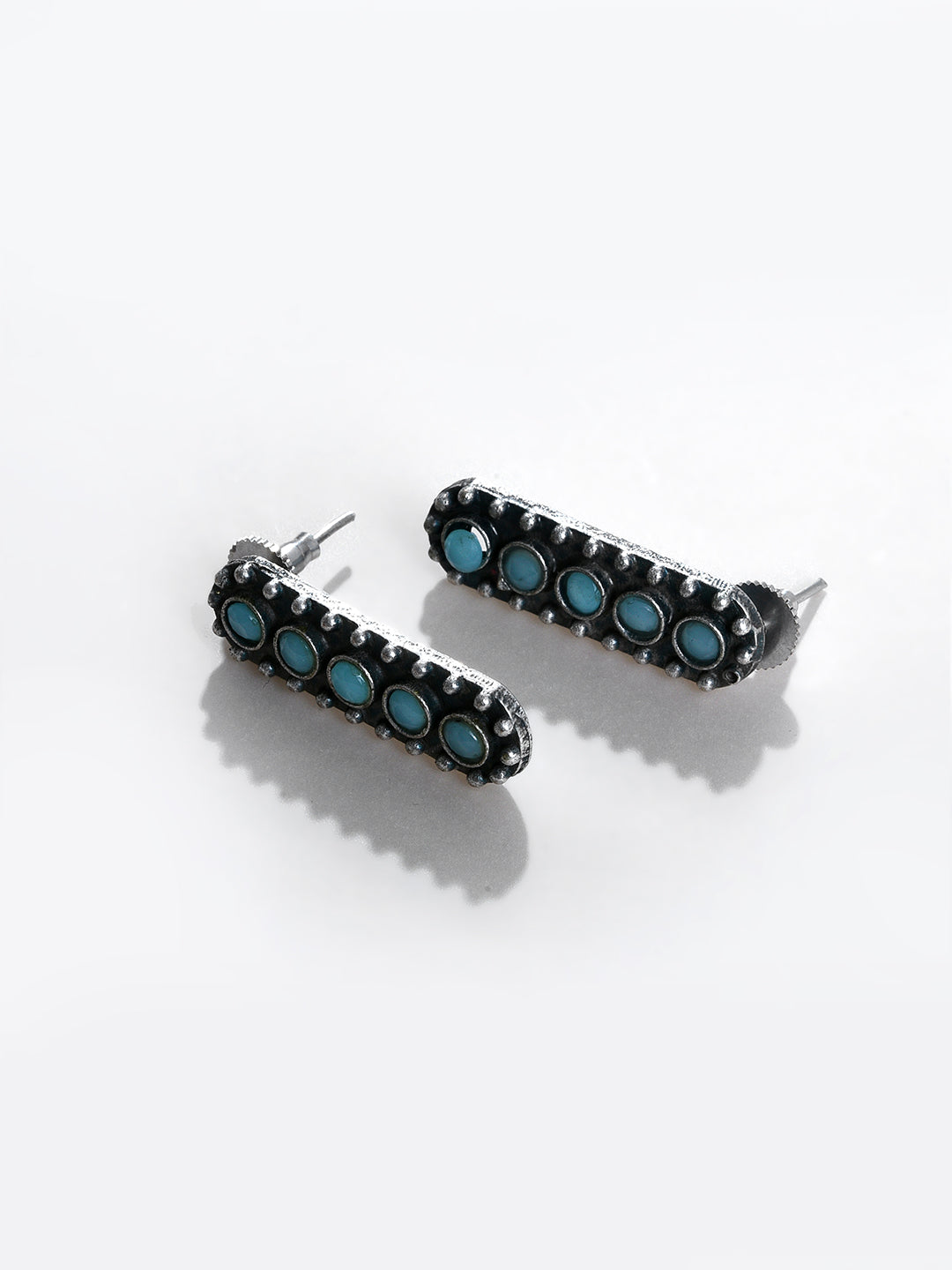 BLUE STONE STUDED SILVER EARRING