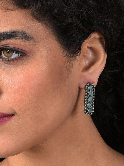 BLUE STONE STUDED SILVER EARRING
