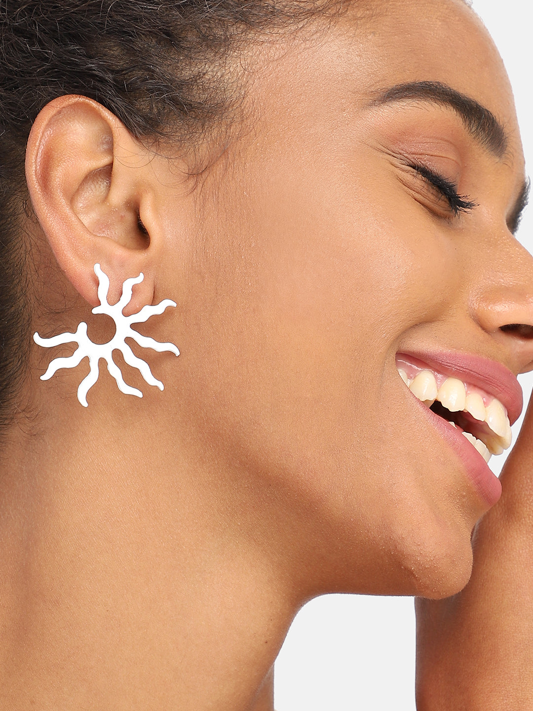 GOLD PLATED PARTY DESIGNER STUD FOR WOMEN