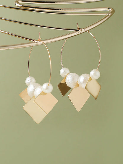 Glimmering Pearls
