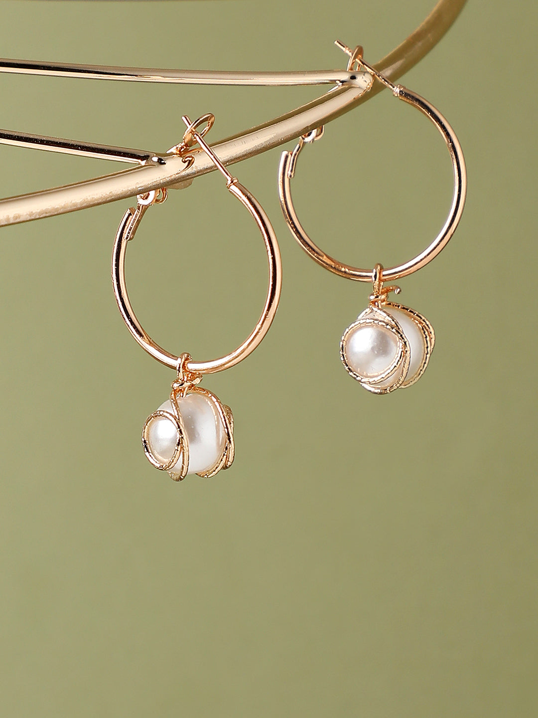 Gold Plated Pearls Casual Drop Earring For Women