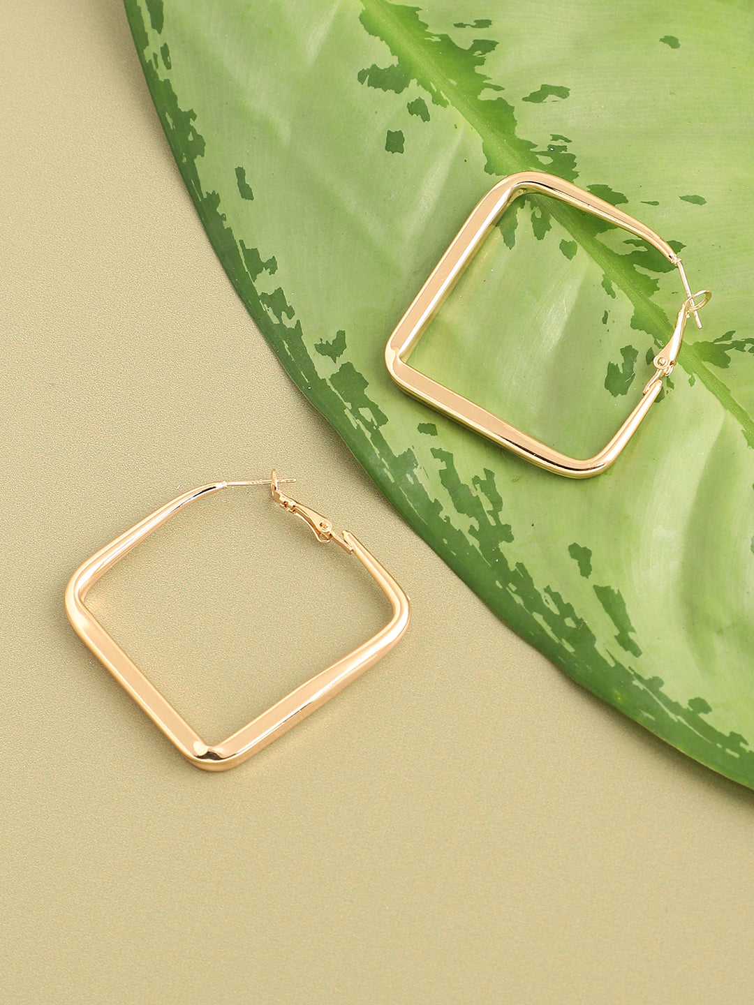GOLD PLATED PARTY DESIGNER HOOP EARRING FOR WOMEN
