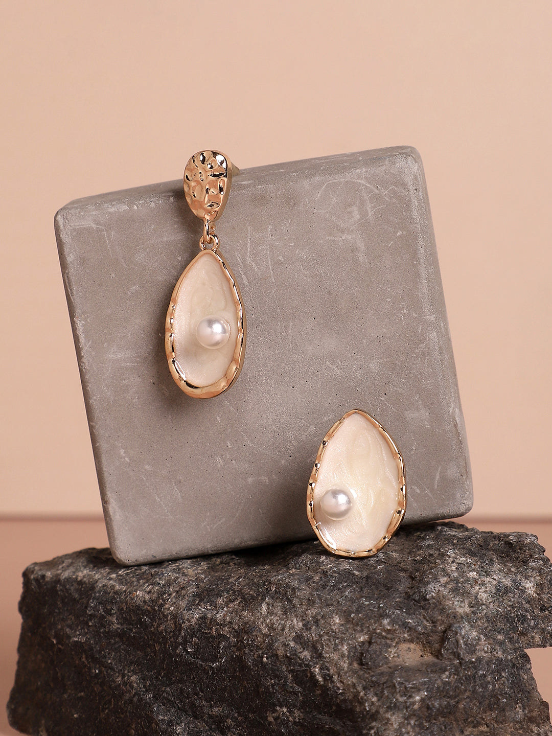 Pearl Droplets