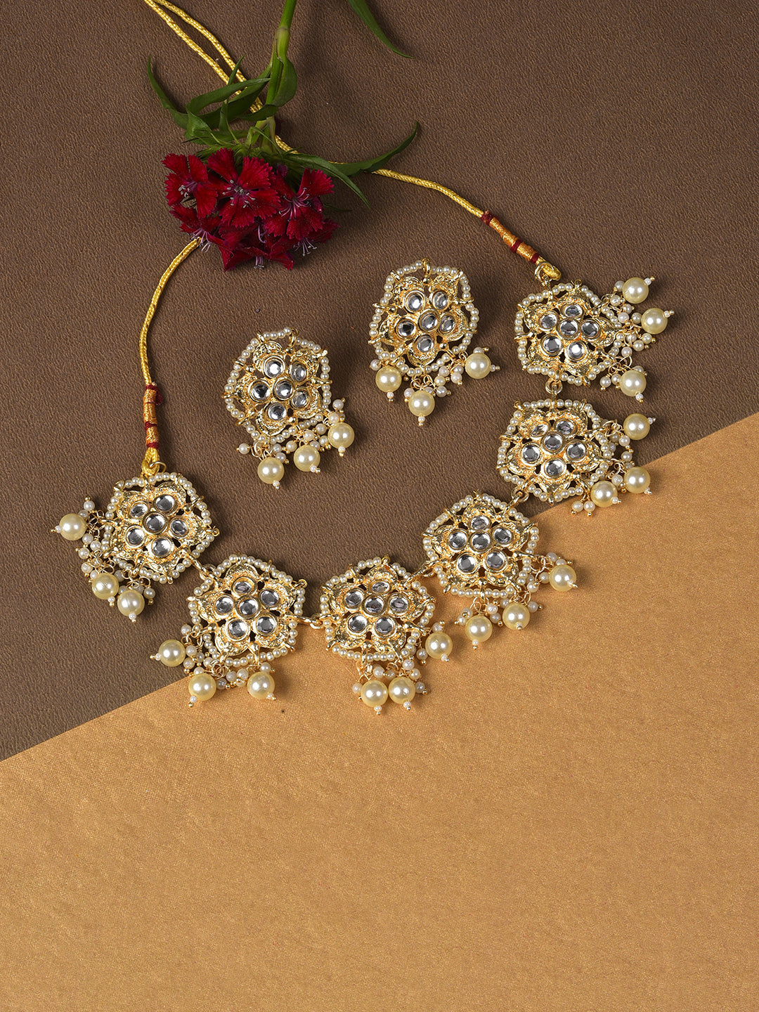 GOLD KUNDAN CHOKER WITH EARRINGS