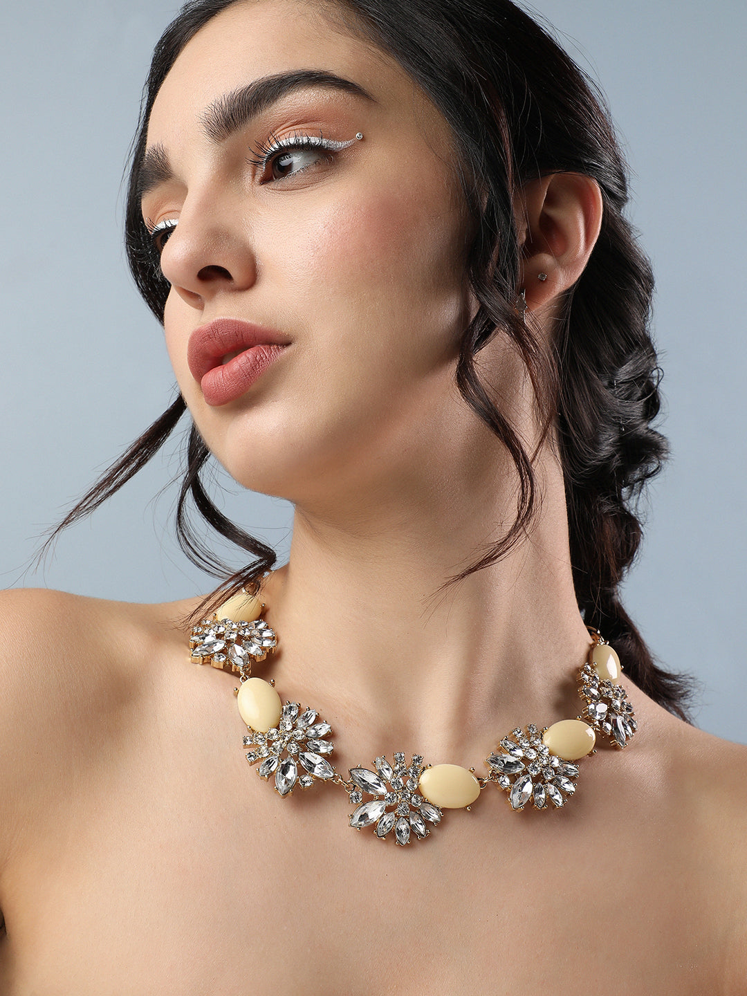 Esra Collarbone Necklace