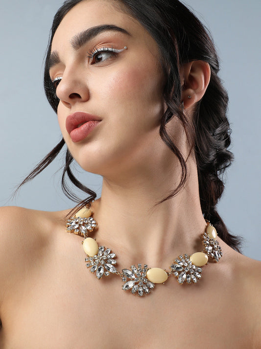Esra Collarbone Necklace