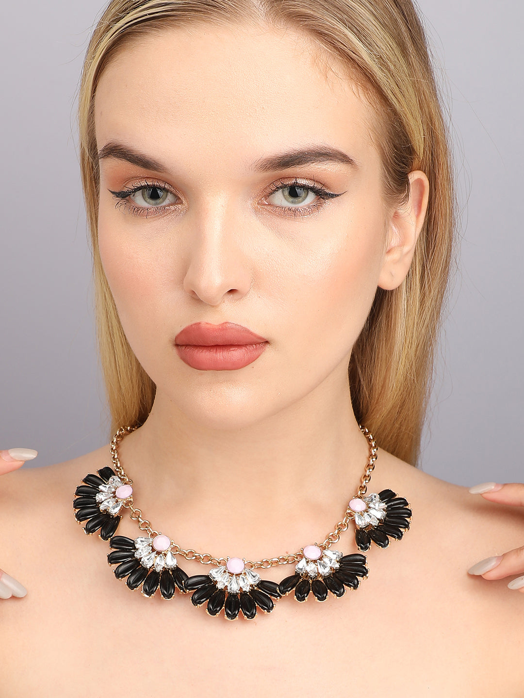 Cora Necklace