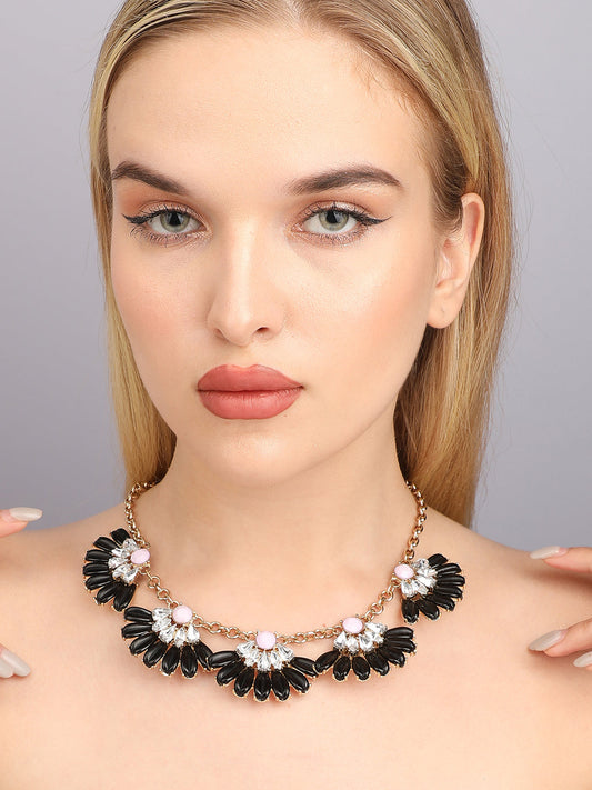 Cora Necklace