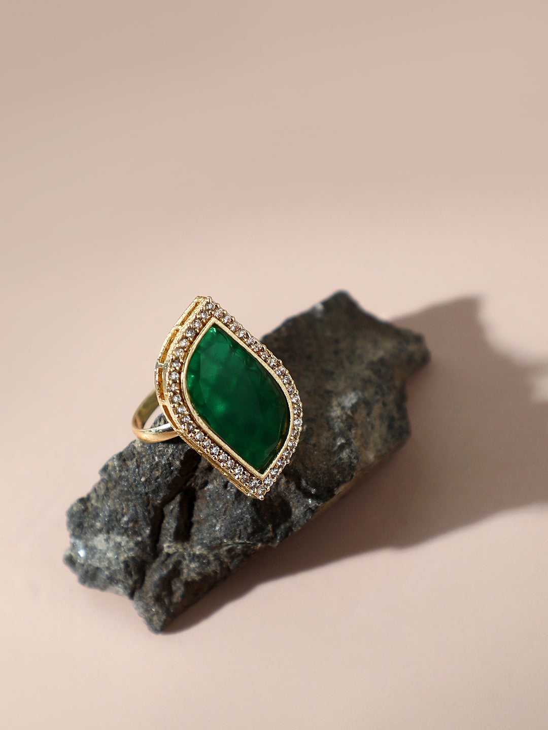 Emerald RING