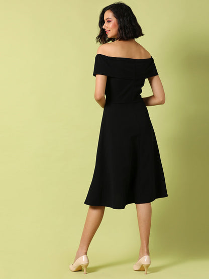 Dress With Criss-Cross Detail