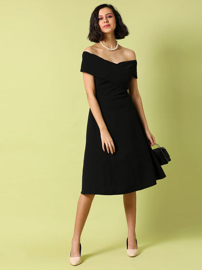 Dress With Criss-Cross Detail