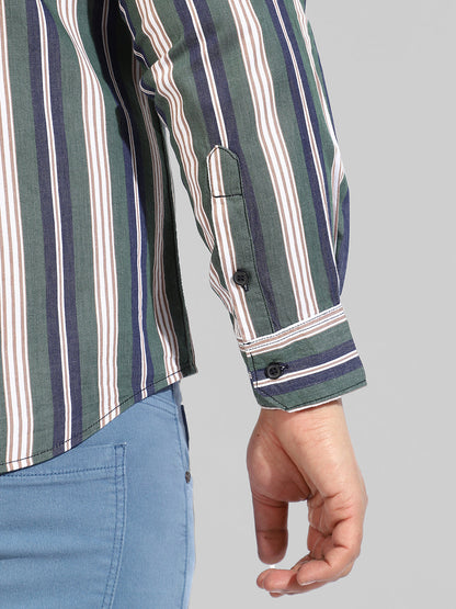 Instafab Plus Menâ€™s Casual Checks Shirt
