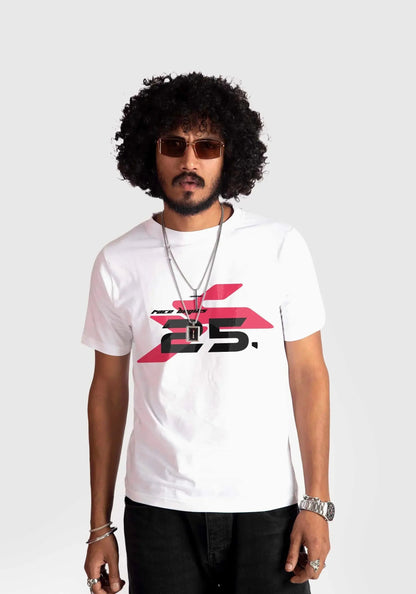 Stylera regular fit white tee with graphic print worn by man with sunglasses and accessories