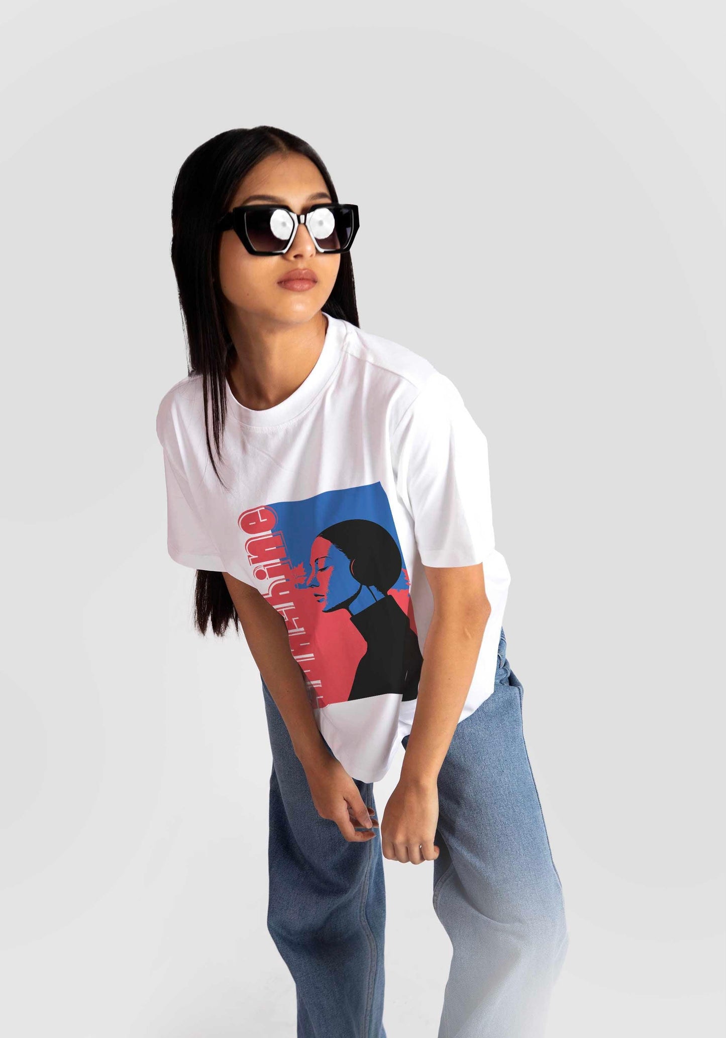 Stylera White Graphic T-Shirt for Women Stylish & Comfortable OOU Lifestyle