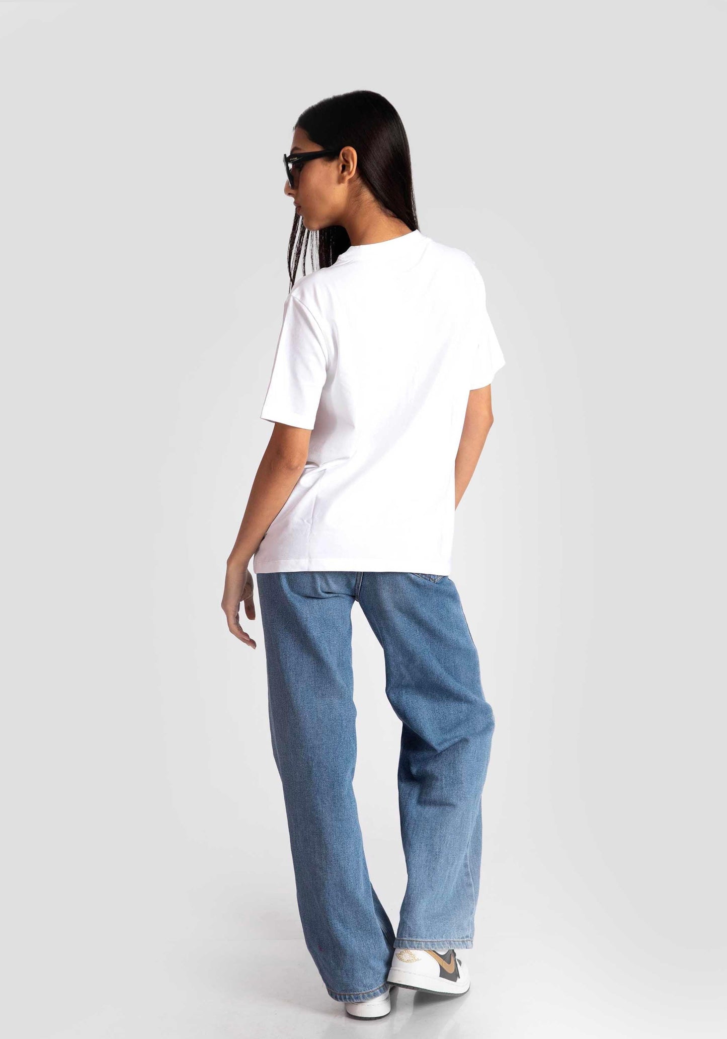 Stylera White Graphic T-Shirt for Women Stylish & Comfortable OOU Lifestyle