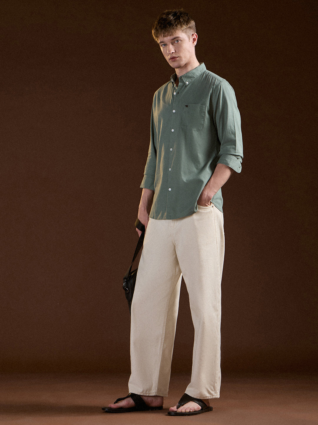 Green Solid Slim Fit Cotton Casual Shirt