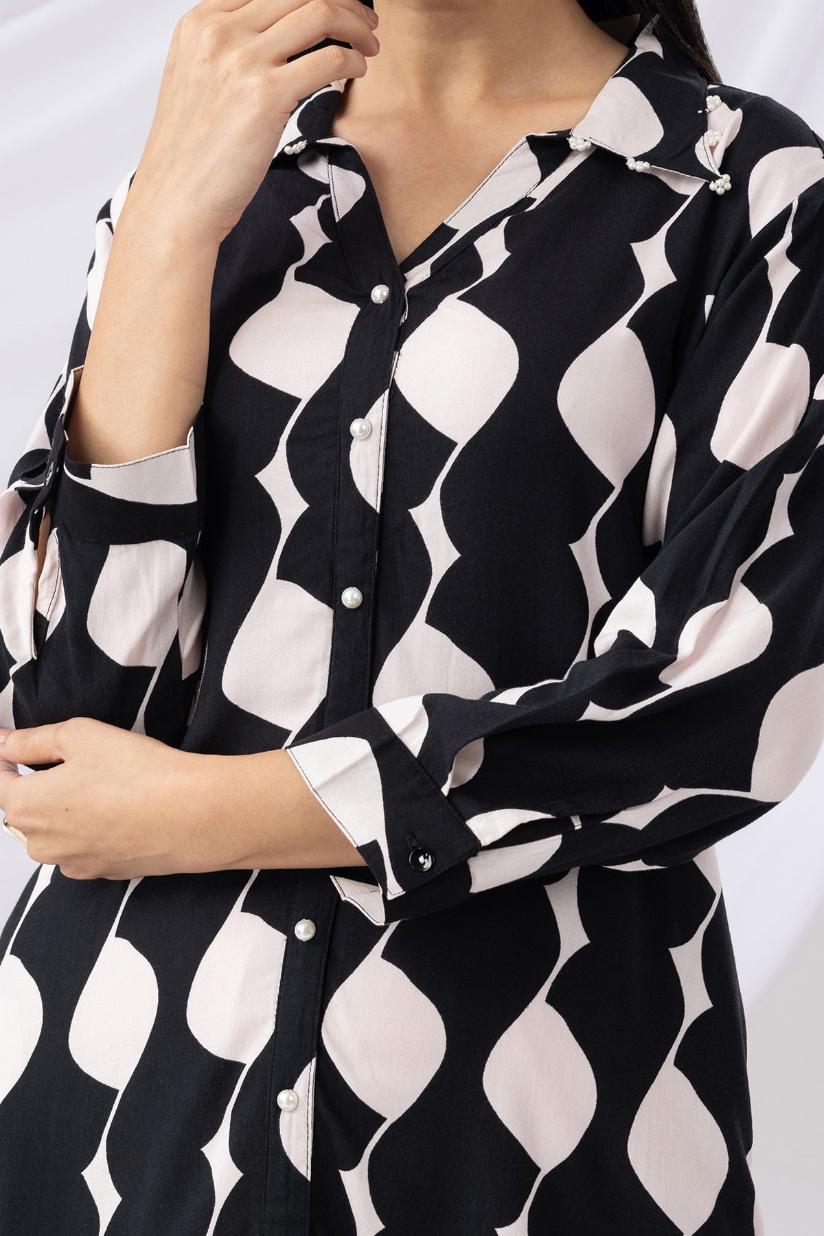 Black Printed Collared Rayon Dress with 3/4th Sleeves