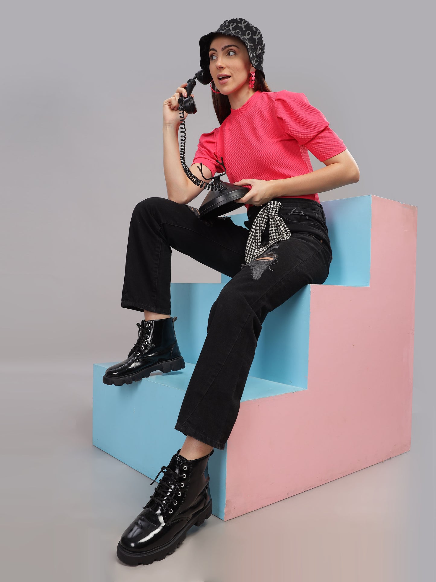 Women's Pink Solid Knitted Top