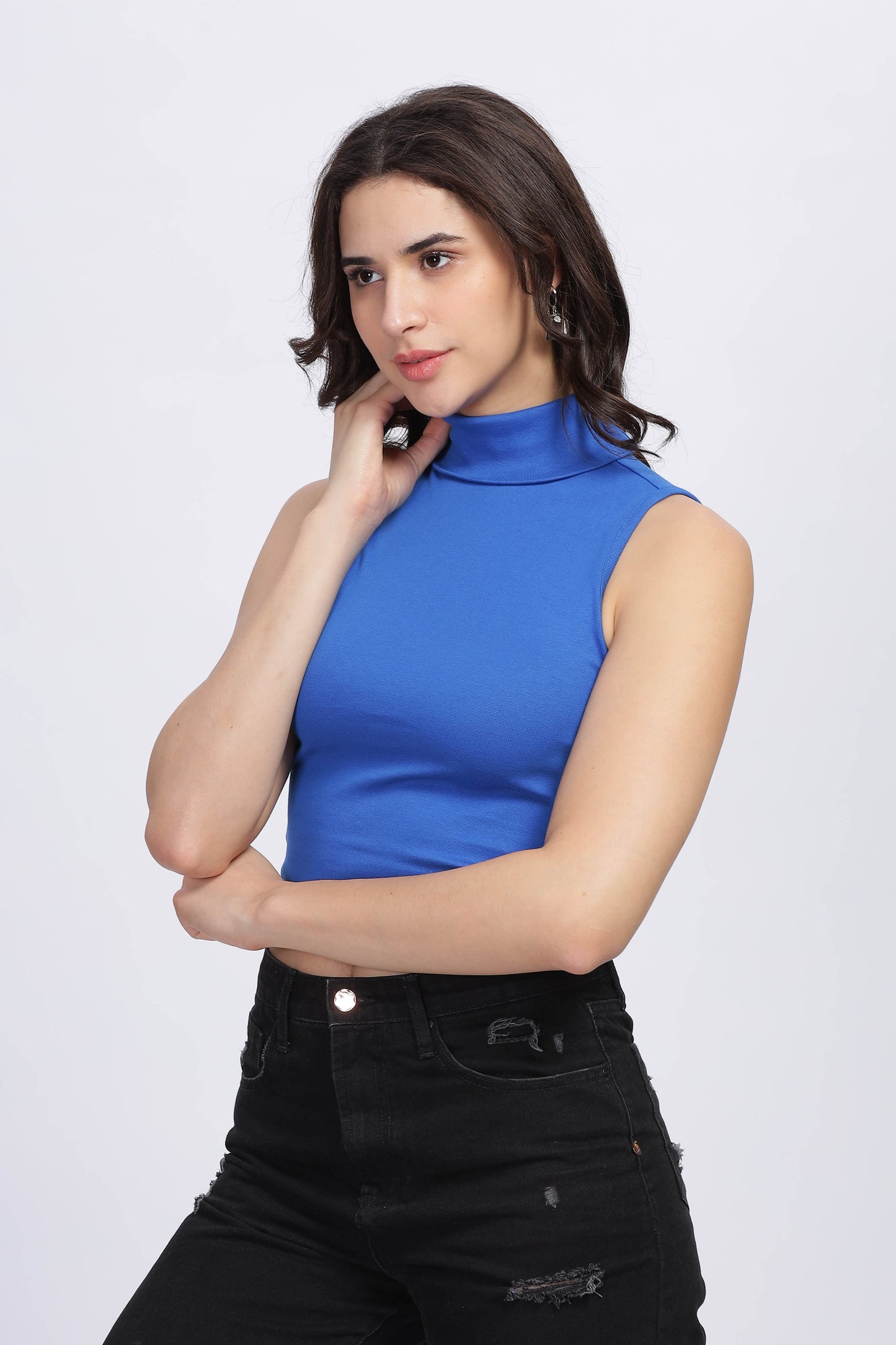 Women's Blue Solid Knitted Sleeveless Crop Top