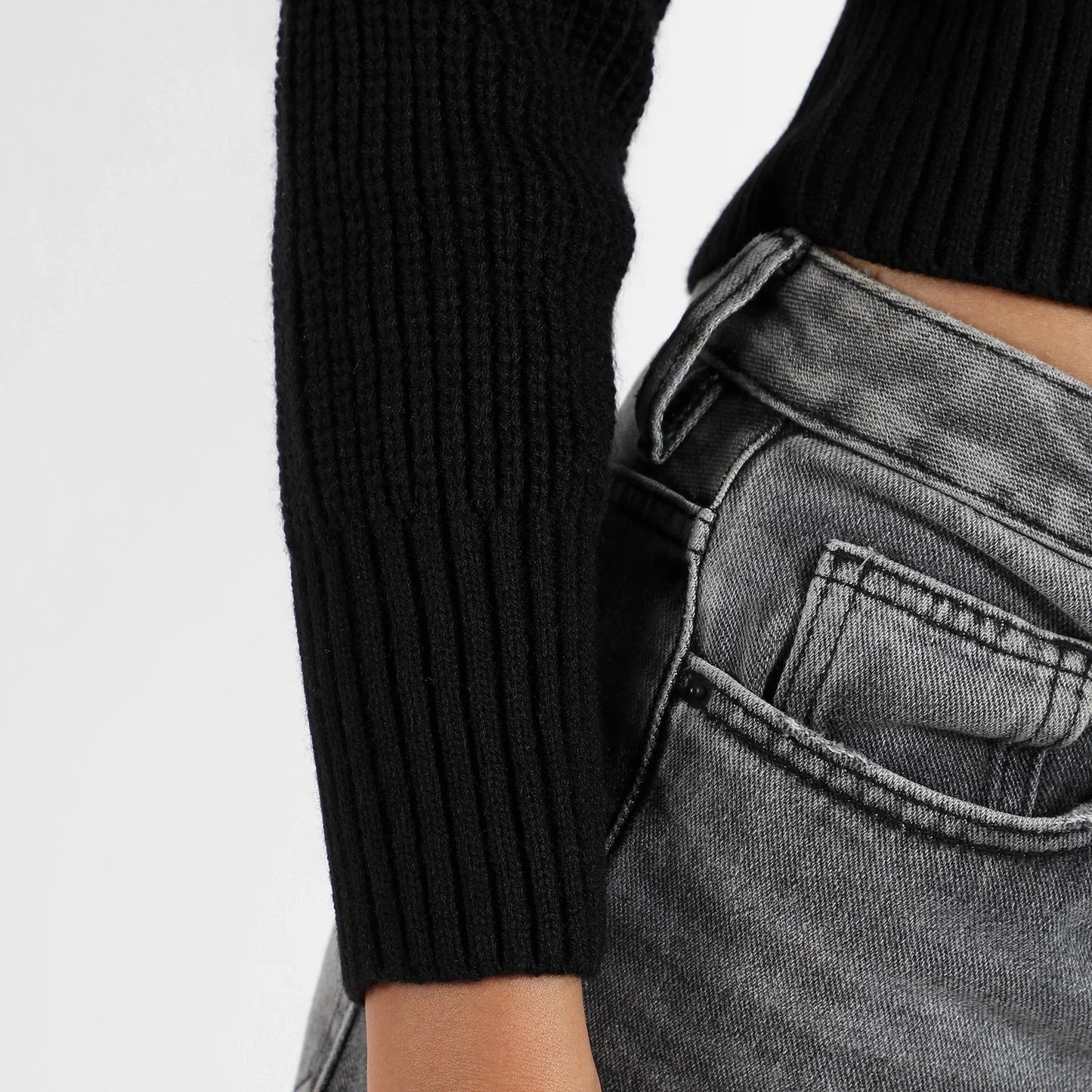 Black Solid Ribbed Cropped Cardigan