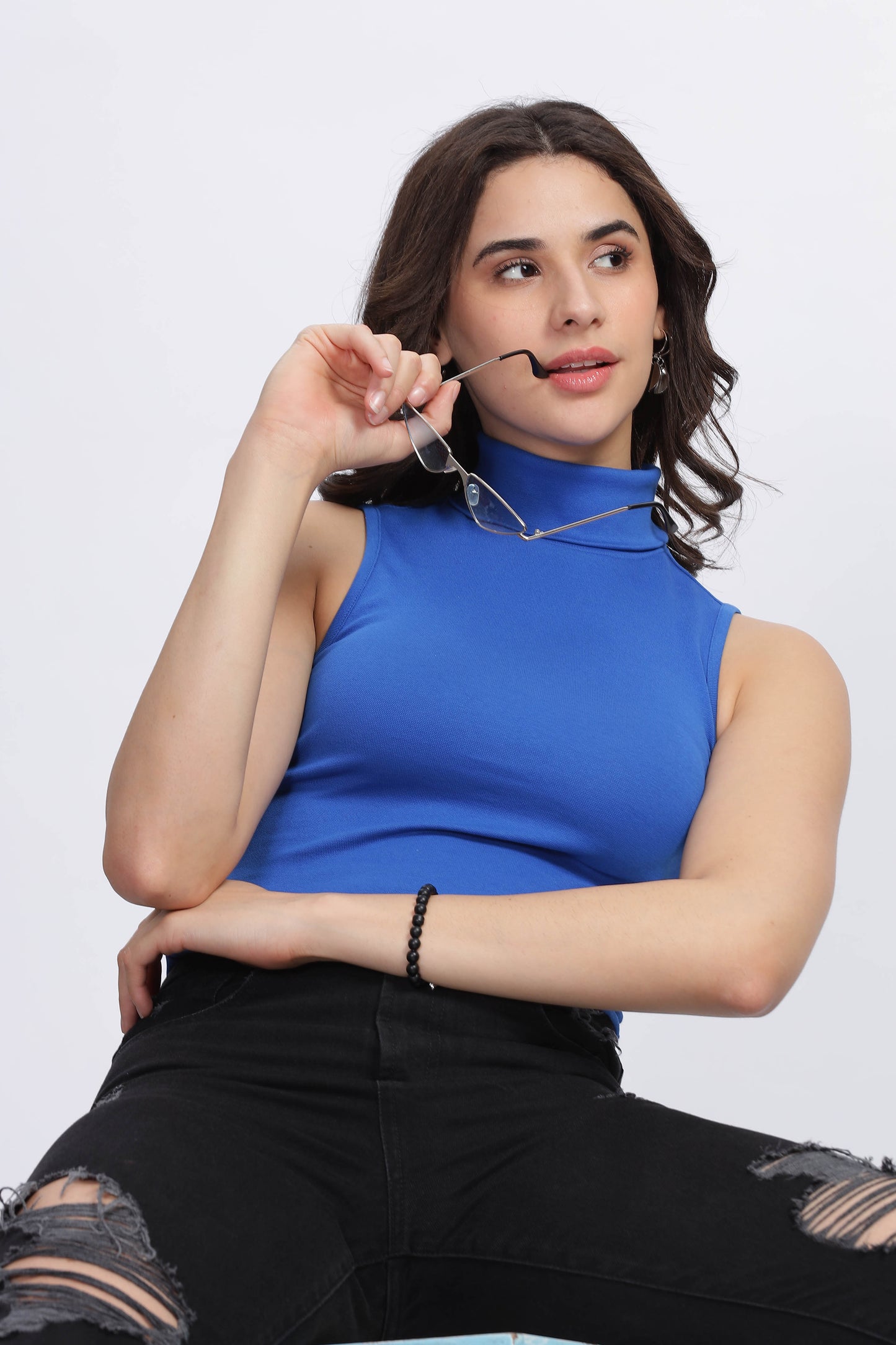 Women's Blue Solid Knitted Sleeveless Crop Top