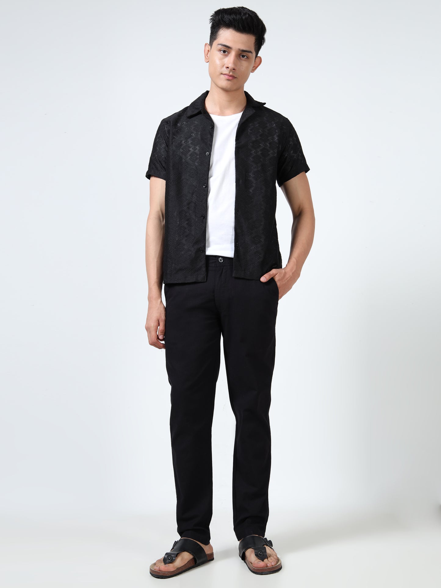 Men's Black Regular Fit Solid Linen Trousers