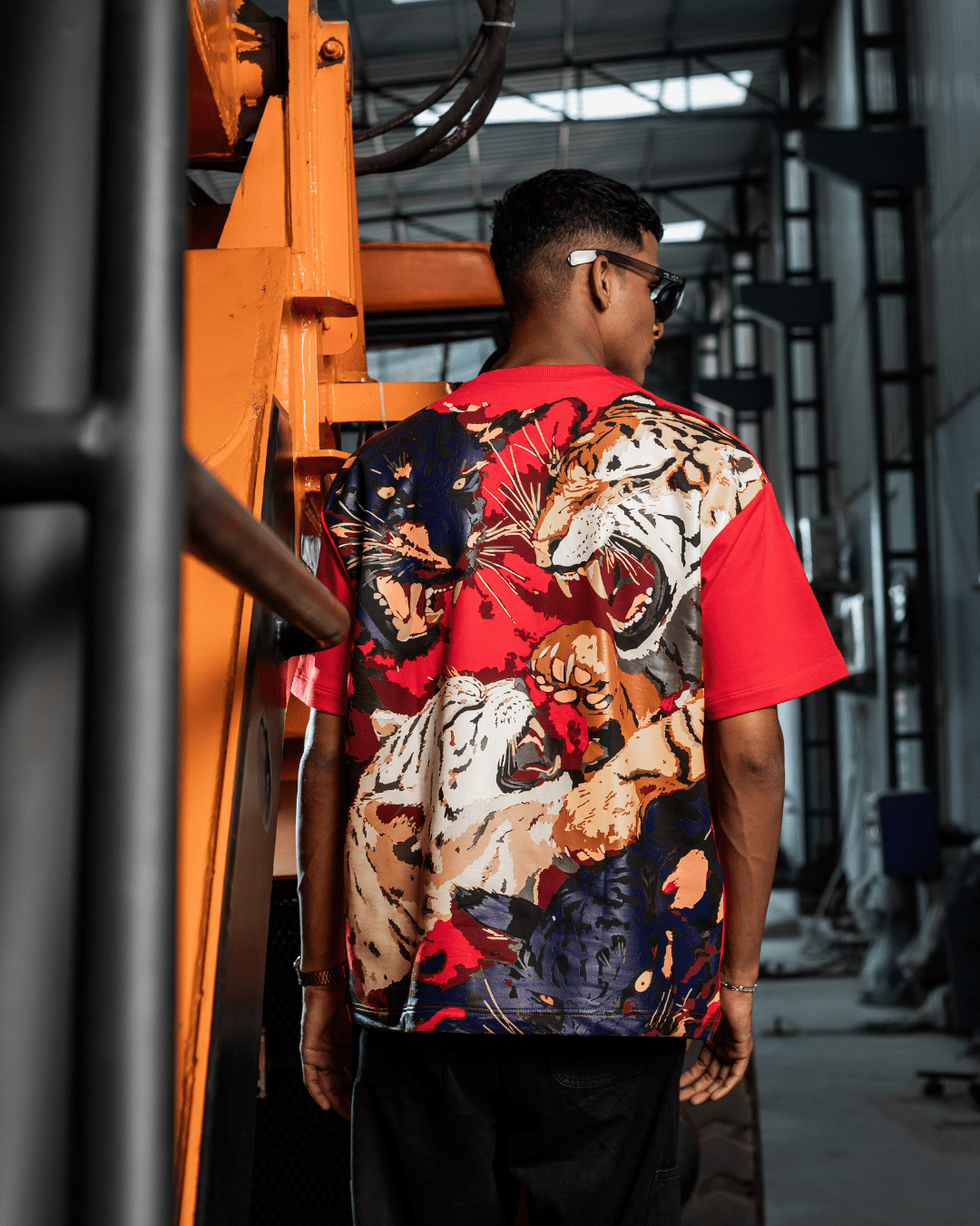 RIVAL ROAR TIGER RED TEE