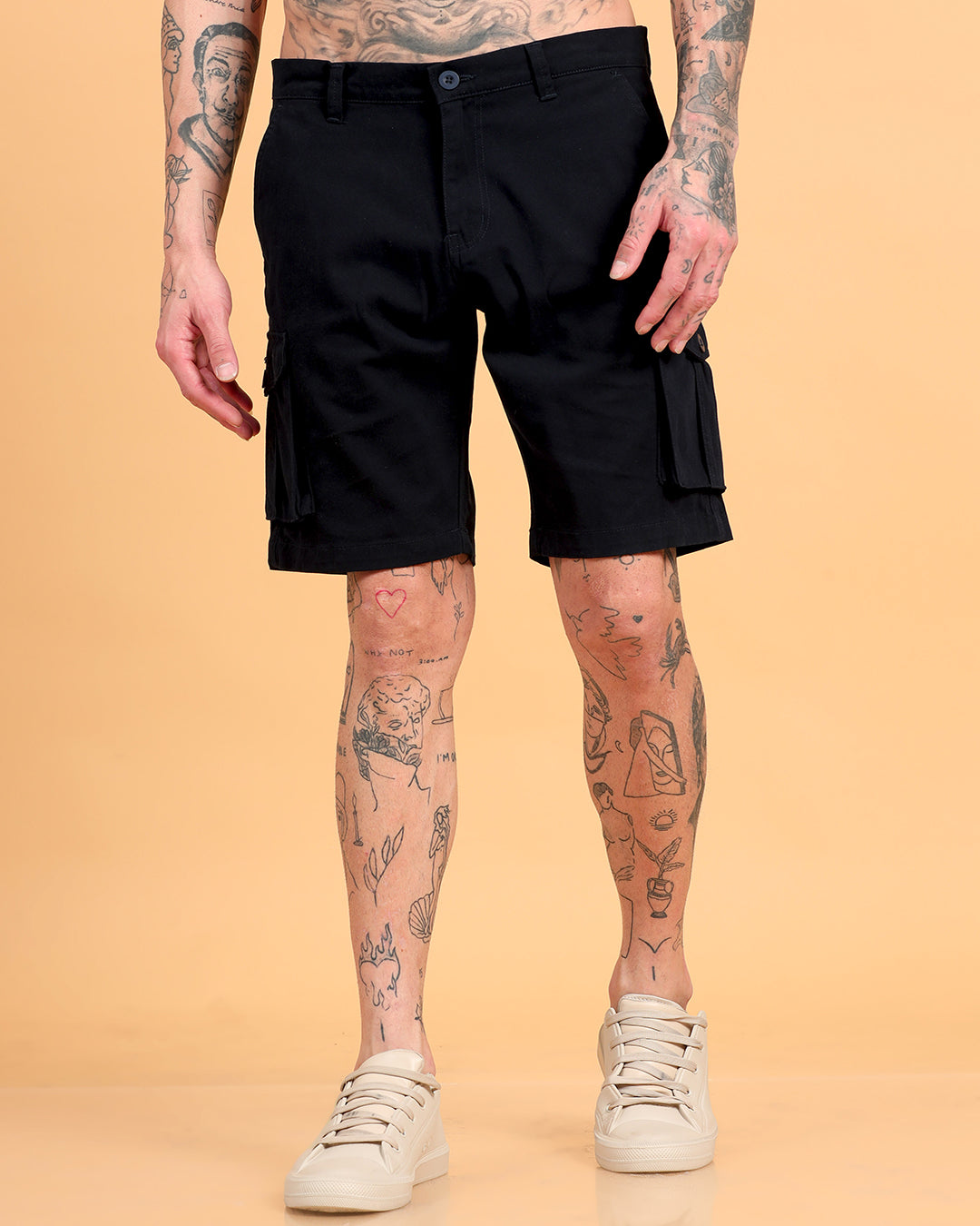 Men's Black Regular Fit Solid Cargo Shorts