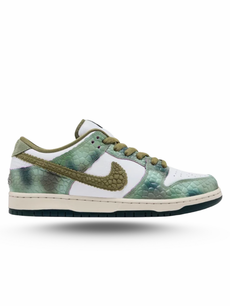 Nike SB Dunk Low "Chameleon"
