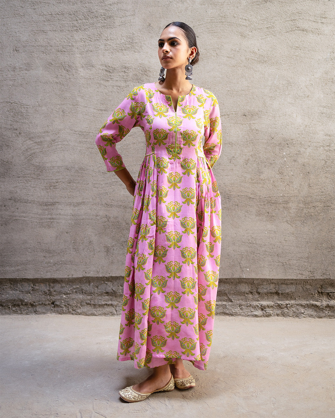 Gulmorh Elegance Kurta Set