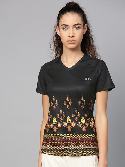Alcis Women Black  Beige Printed V-Neck T-shirt